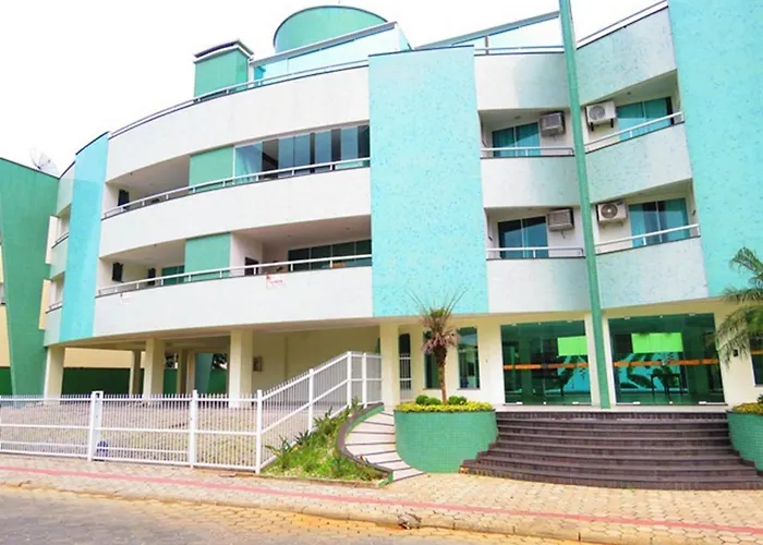 Apartamento Encantador, com piscina no Condomínio Bombinhas